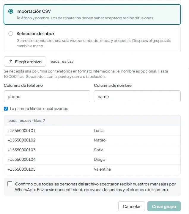 Asignación de columnas del CSV con una vista previa de las primeras cinco filas y la casilla obligatoria de consentimiento de los destinatarios.