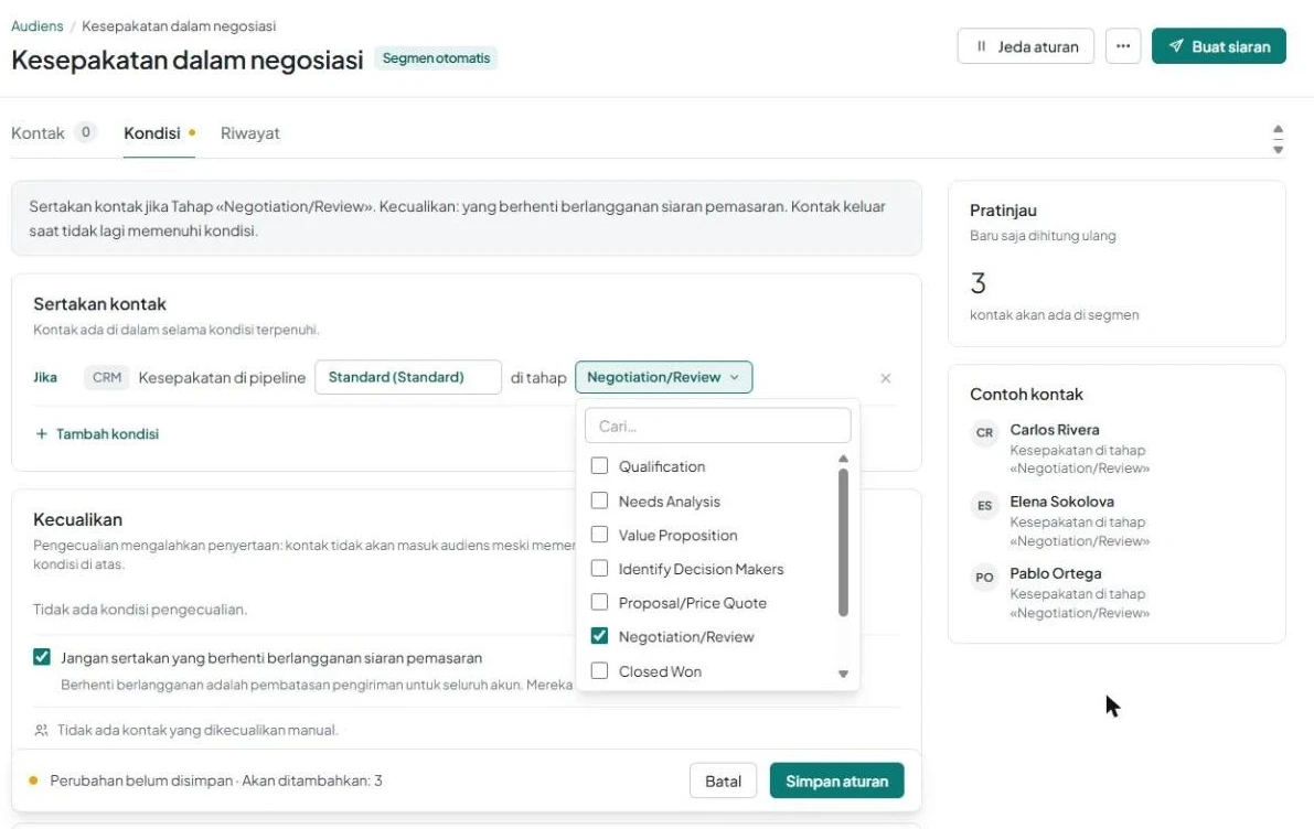 Kondisi segmen otomatis: «Transaksi dalam pipeline Standard (Standard) pada tahap Negotiation/Review», daftar tahap terbuka, blok «Pratinjau» terlihat.