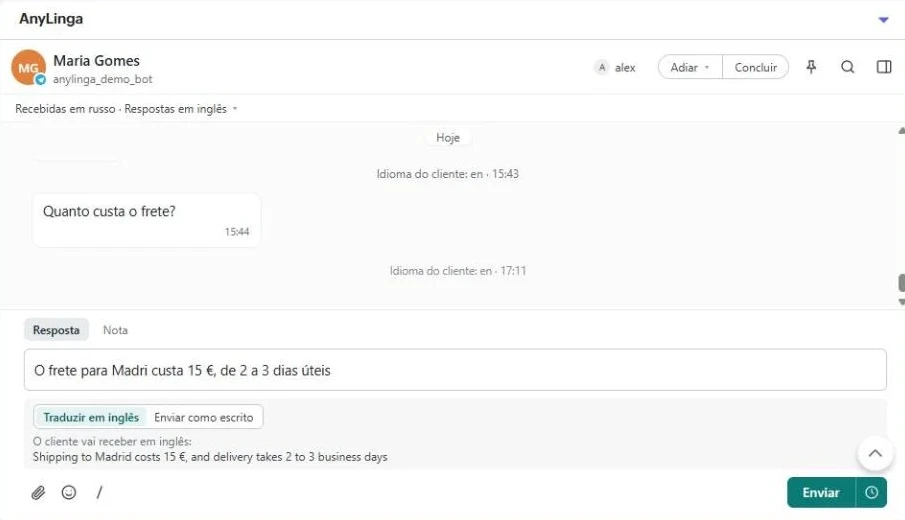 Bloco AnyLinga na ficha do Zoho com o campo de resposta, os botões «Traduzir para inglês» e «Enviar como escrito», a prévia da tradução e o botão «Enviar».