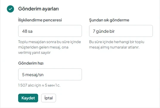 Toplu gönderim sihirbazının «Gönderim ayarları» adımında «Gönderim hızı» alanı ve «{n} alıcı için ≈ {t}.» süre tahmini gösterilir.